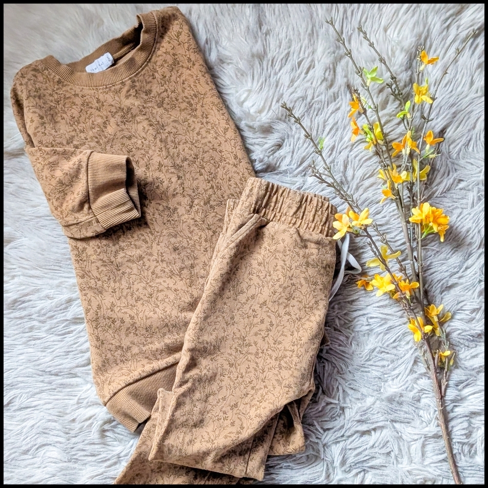 Jamie Kay Sweat Set in Golden Botanical